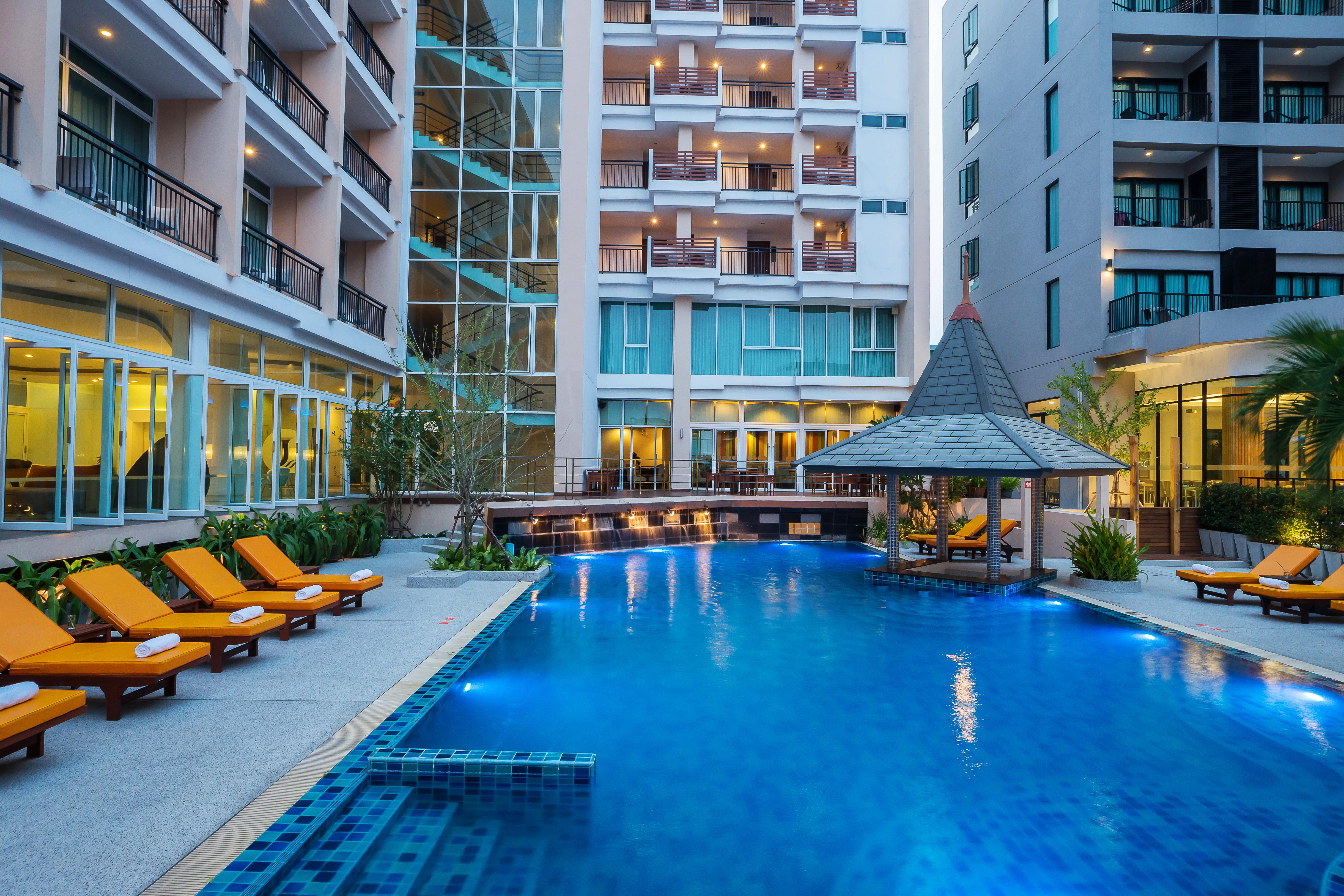Hotel J Паттайя Экстерьер фото