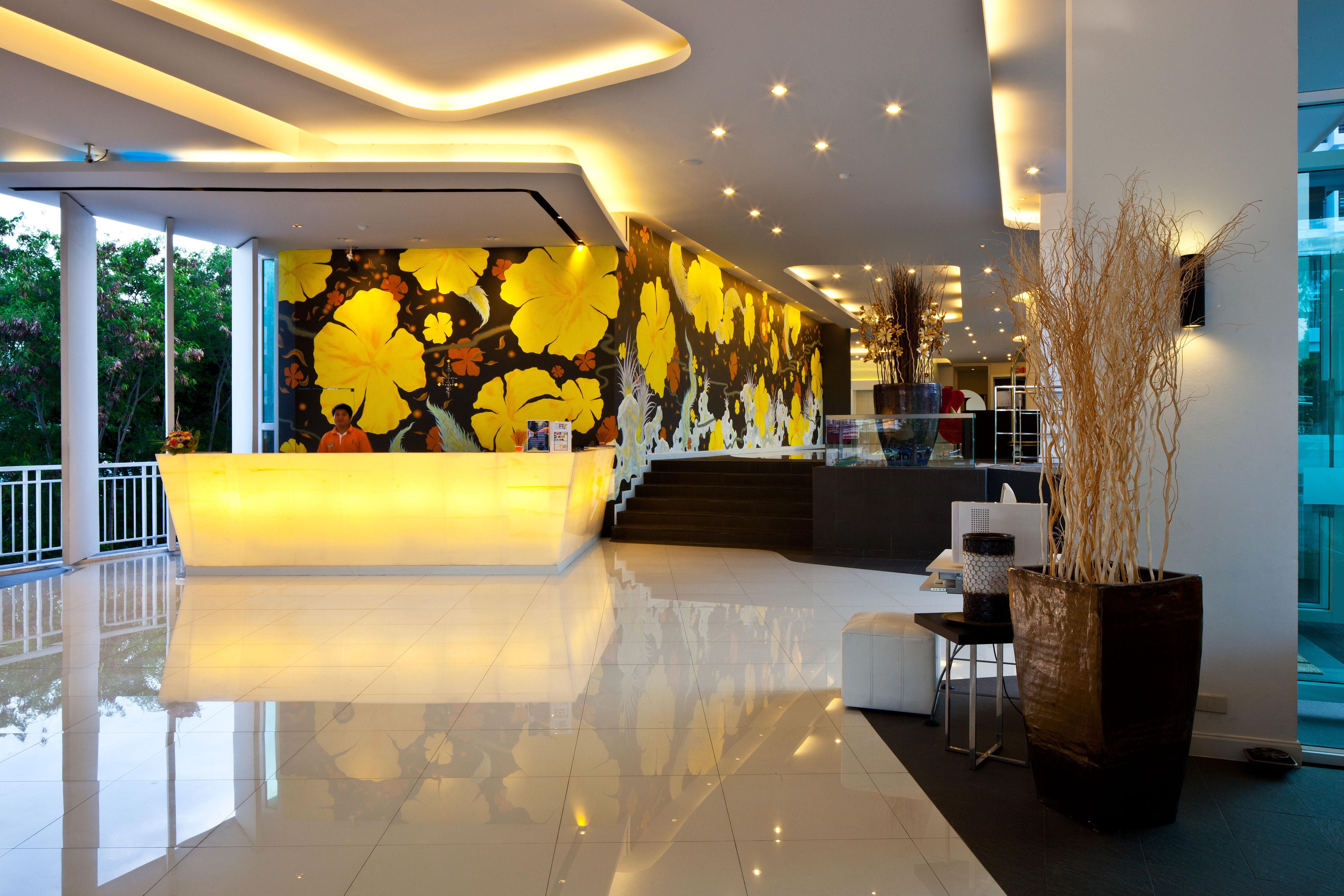 Hotel J Паттайя Экстерьер фото