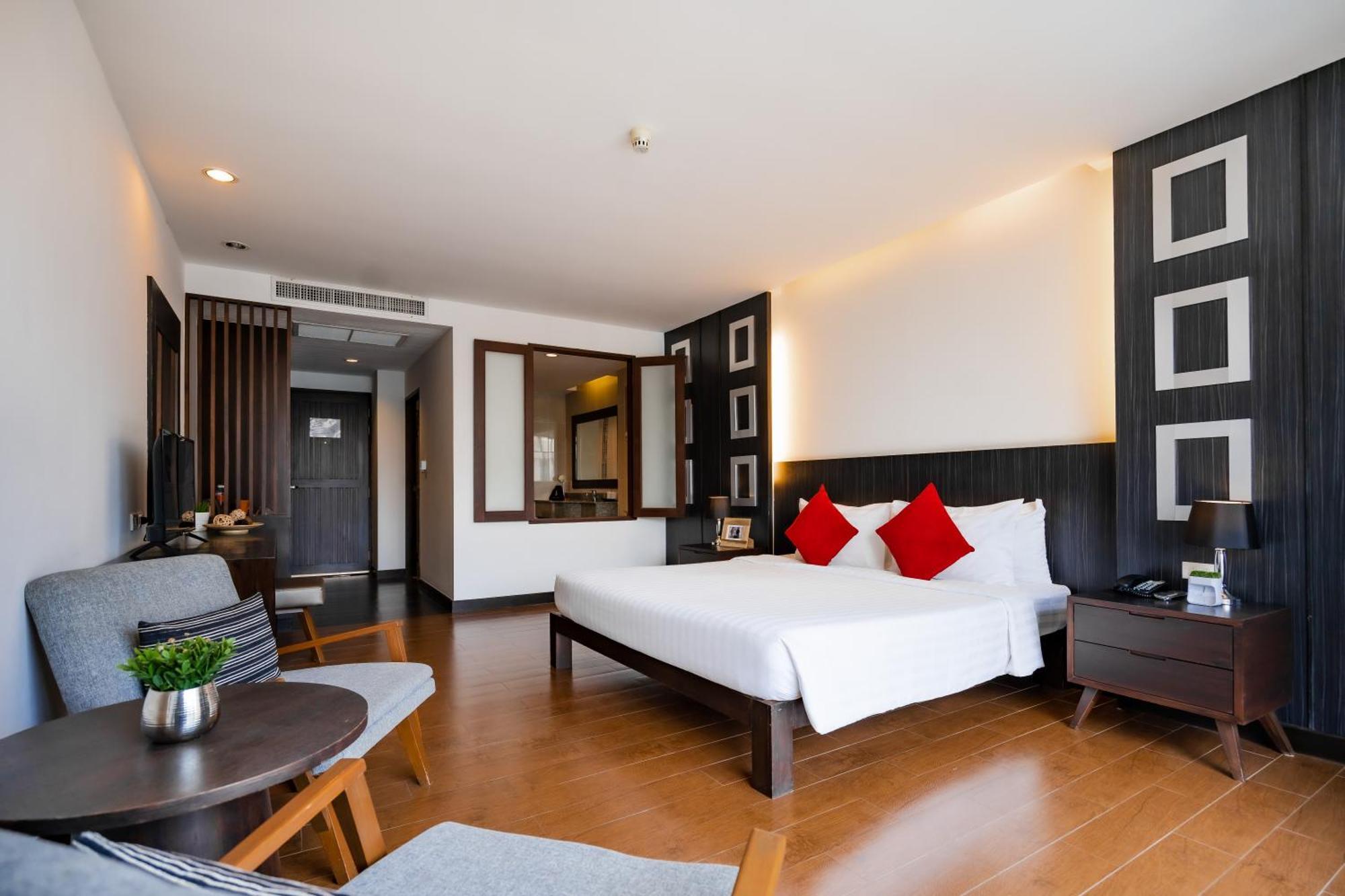 Hotel J Паттайя Экстерьер фото