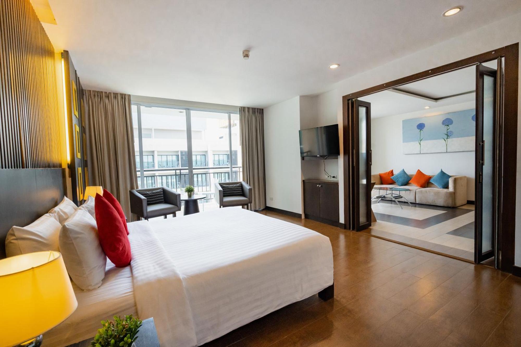 Hotel J Паттайя Экстерьер фото