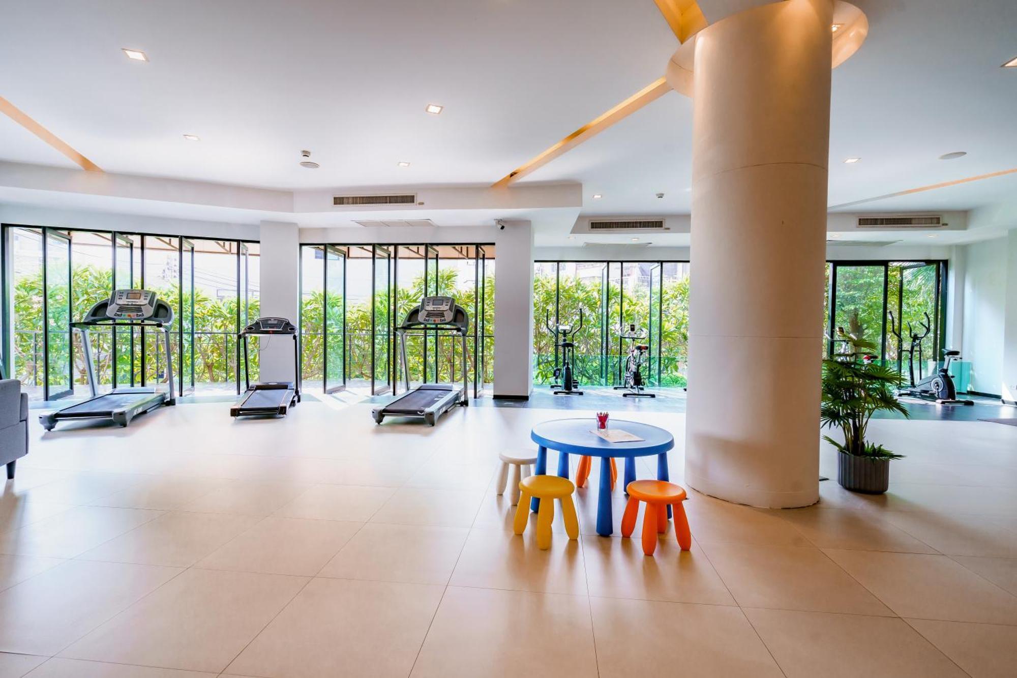 Hotel J Паттайя Экстерьер фото