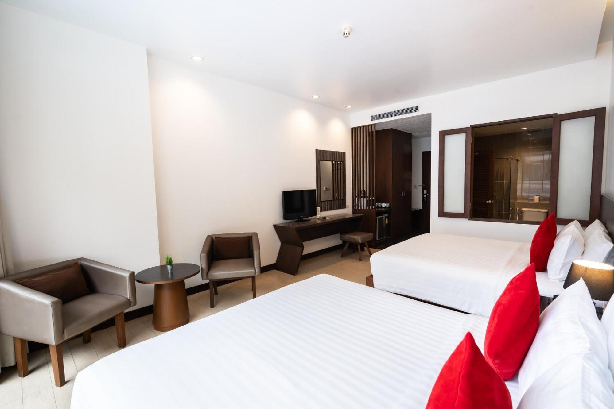 Hotel J Паттайя Экстерьер фото
