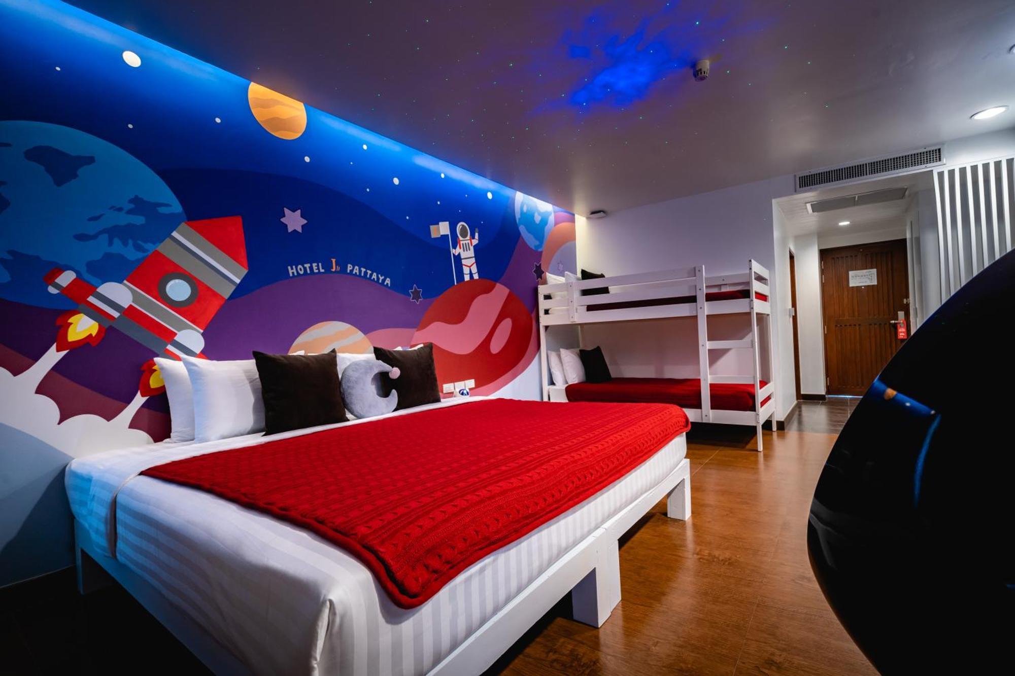 Hotel J Паттайя Экстерьер фото